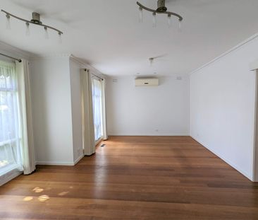 Large 5 Bedroom Family Home - Photo 4