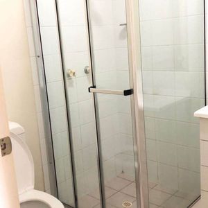 Short Term Room with ensuite 3 minutes walk to Griffith University available ENQUIRER NOW!!! - Photo 3