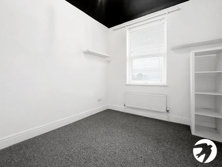 2 bedroom maisonette to rent - Photo 4