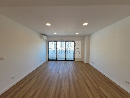 3 room luxury Apartment for rent in Lisbon, Portugal - Photo 5