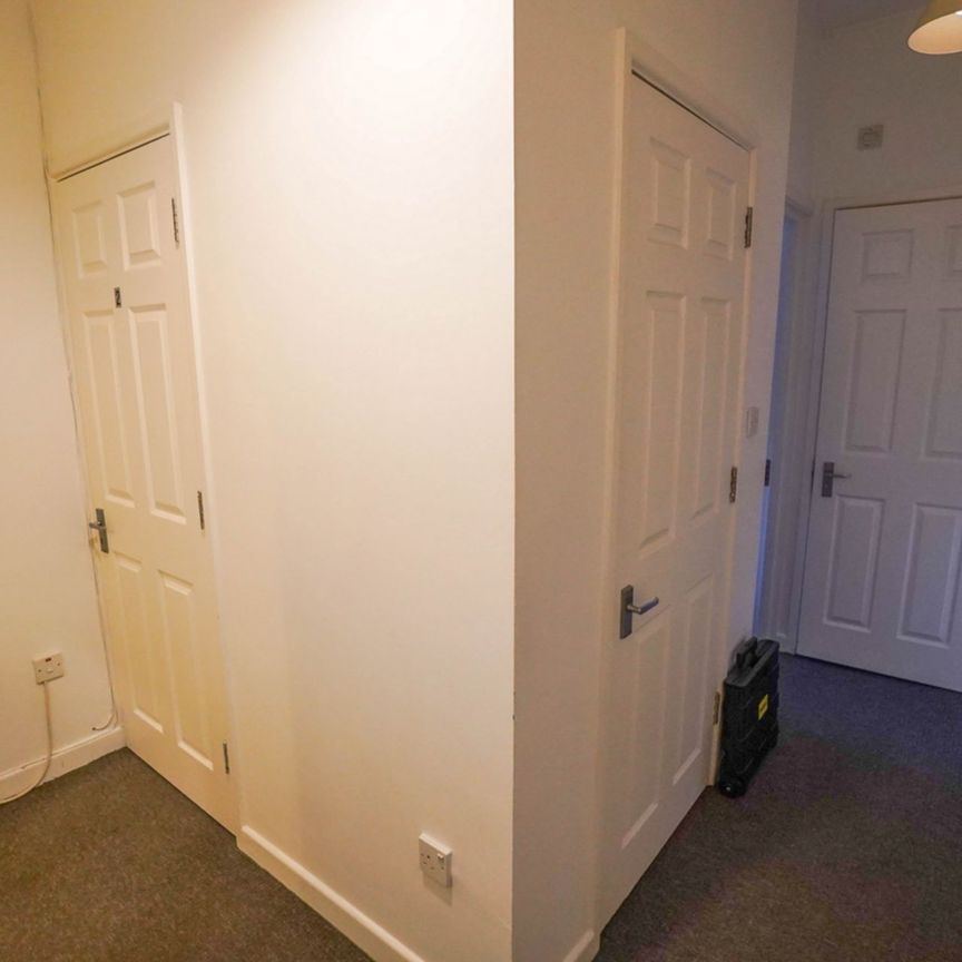 3 Bedroom Flat To Rent in Lansdowne - £1,875 pcm Tenancy Info - Photo 1