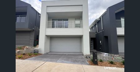 Brand New Two-Storey Home in Huntlee- Walking distance to Shops! - Photo 5