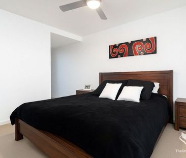 Spacious 2 Bed + 2 Bath + 1 Car + Storage Cage - apartment in Resor... - Photo 5