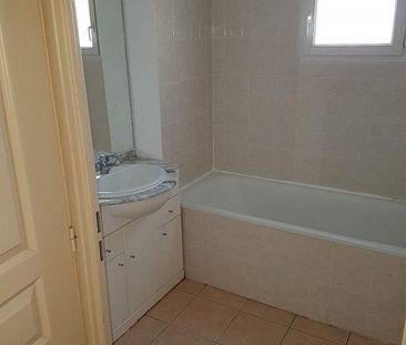 T2 AVEC BALCON +PARKING - Photo 3