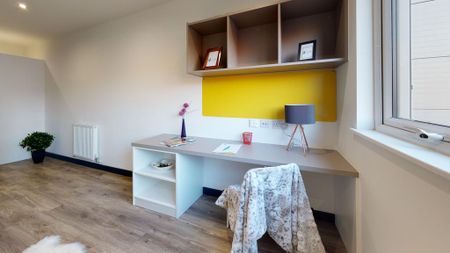 1 bedroom in a house share to rent - Photo 2