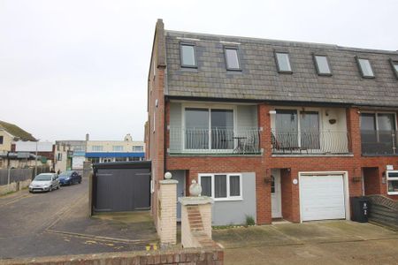 4 bedroom terraced house to rent - Photo 4