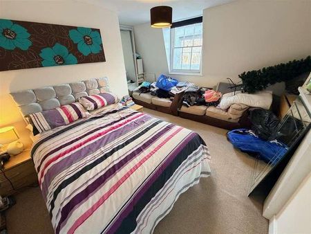 Pittville Lawn, Cheltenham, Gl, GL52 - Photo 3