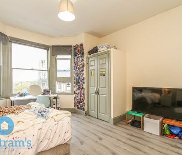 8 bed Semi-Detached House for Rent - Photo 4