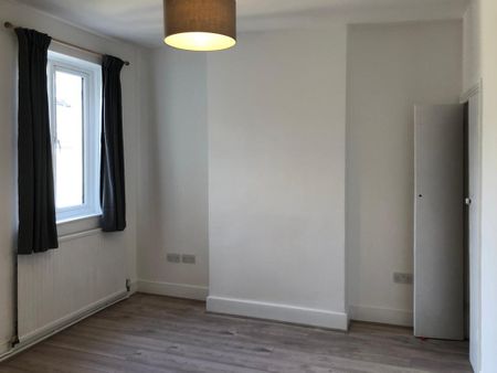 2 Bed Semi-Detached House, Abbey Road, CR0 - Photo 5