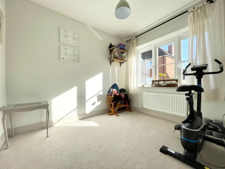 4 bedroom detached house to rent - Photo 4