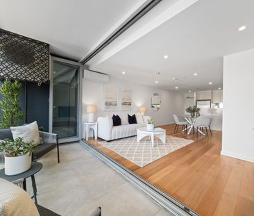 North-facing townhouse-style apartment - Photo 3