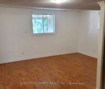 For Lease - 212 Hoover Park Drive, Whitchurch-Stouffville, Ontario - Photo 4