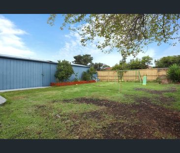 FABULOUS FAMILY HOME - Photo 6