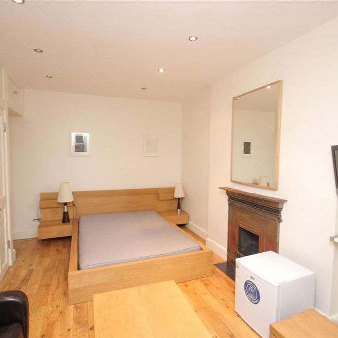 Studio to rent - Photo 1