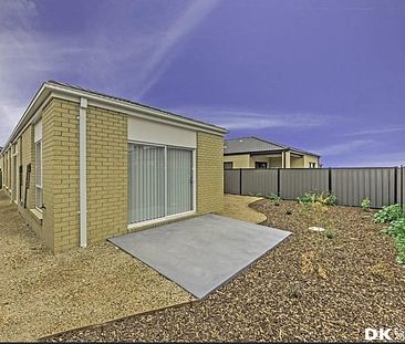 Family Home in Ideal Location in Point Cook - Photo 3