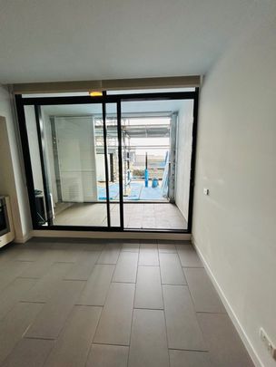 Sophisticated Apartment Opposite Westfield Doncaster! - Photo 1