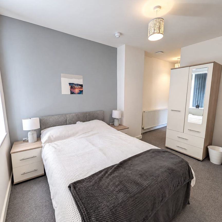 Double ensuite room, Welholme Road Grimsby - Photo 1