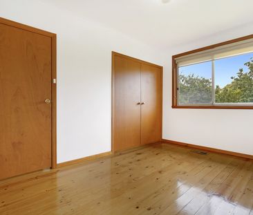 47 Greenvale Dr, Greenvale VIC 3059 - House For Rent | Domain - Photo 6