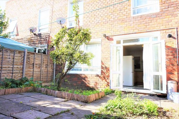 2 bedroom terraced house to rent - Photo 1
