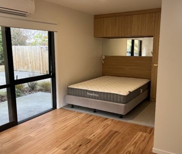 Luxury Studio Apartment - Photo 2