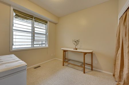 2 Bedroom - Photo 5