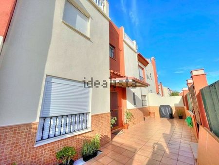 Alquiler de chalet adosado en Almayate Bajo - Photo 4