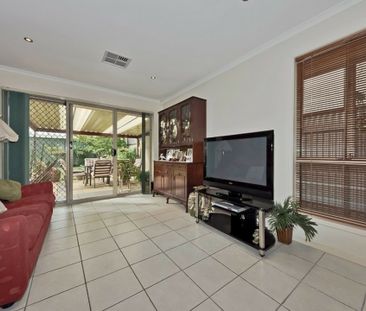 GREAT LOCATION, GREAT HOME! - Photo 2