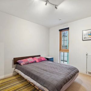 1 bedroom flat in London - Photo 3