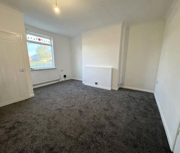 2 bedroom end of terrace house to rent - Photo 2