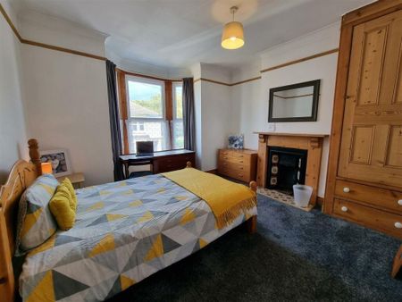 5 bedroom terraced house to rent - Photo 2