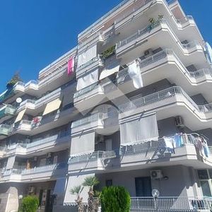 Quadrilocale in affitto - Photo 2