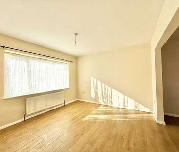 Ashford Avenue, Hayes, UB4 - Photo 3