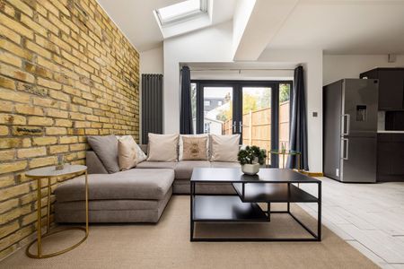 2 Bed Flat, Midmoor Road, SW12 - Photo 5