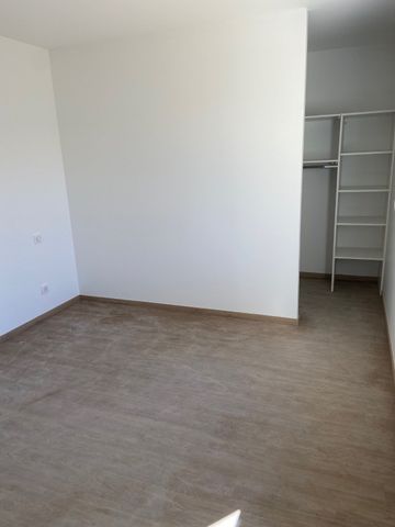 Location Maison 4 pièces 93m² ST YRIEIX SUR CHARENTE 16710 - Photo 2