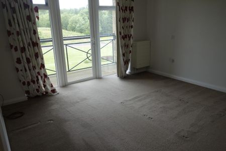 2 bedroom retirement property to rent - Photo 5