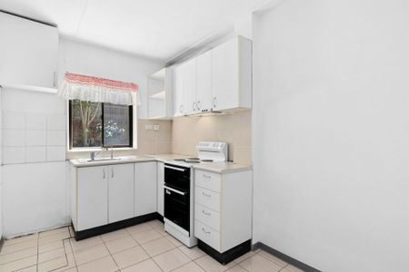 Allambie Heights, 32B Pozieres Parade - Photo 3