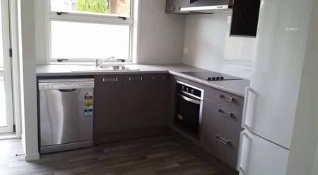 Fully Furnished Studio - Photo 3