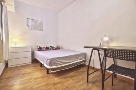 Carrer dAlbalat dels Tarongers, Valencia, Valencian Community 46021 - Photo 2