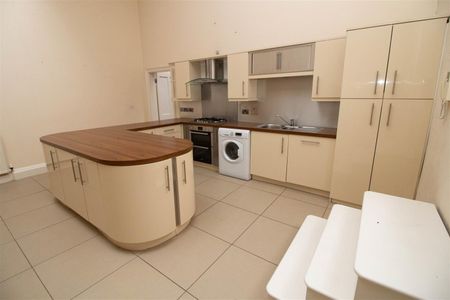 1 Bedroom Apartment - Photo 4