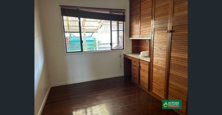 NEAT AS A PIN - Photo 3