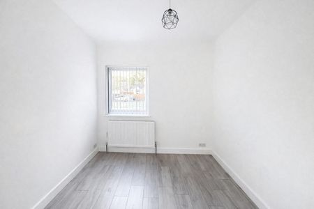 3 bedroom House To Let Total Size: 958 SQ FT - Photo 4