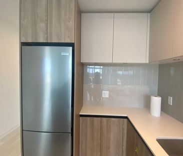 For Lease - 8 Beverley Glen Boulevard Unit# 803, Vaughan, Ontario - Photo 3