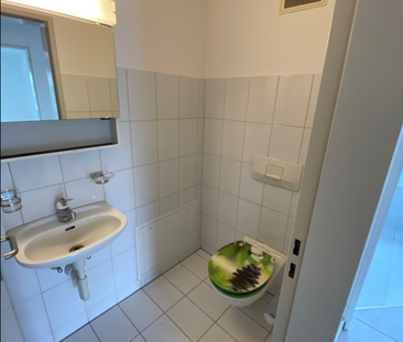 Zu vermieten per sofort oder nach Vereinbarung frisch renovierte 3.5 Zi-Wohnung mit 2 Balkone - Foto 1