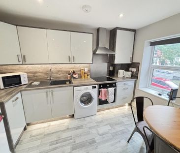 2 bedroom flat to rent - Photo 2