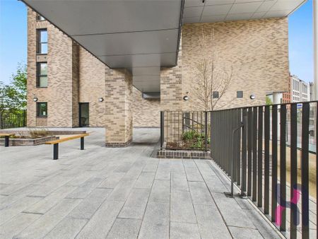 1 bedroom flat to rent - Photo 5