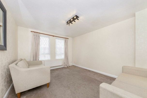 Flanders Crescent, Tooting, SW17 - Photo 1