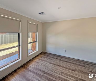 Spacious Family Home in a Central Location - Photo 4