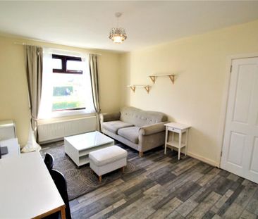 2 bedroom ground floor maisonette to rent - Photo 2