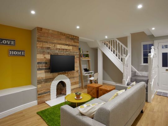 Town Center - Join the rent revolution Room 6 - Photo 1