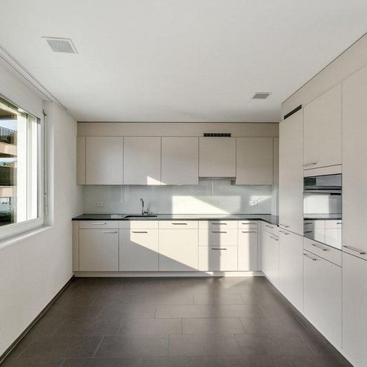 Helle und moderne Wohnung zu vermieten! - Foto 1